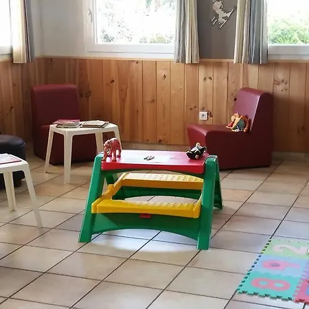 Adonis Budget מלון