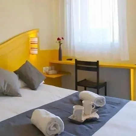 Adonis Budget מלון פורנישי