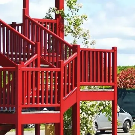 Adonis Budget מלון